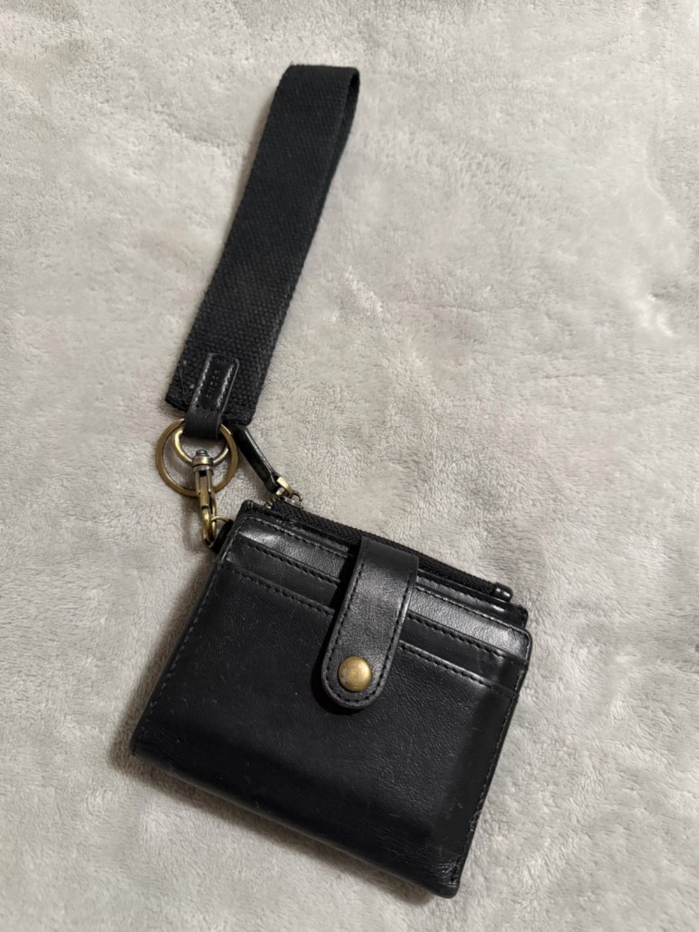 The Lo Andar Wristlet Wallet - Black Leather